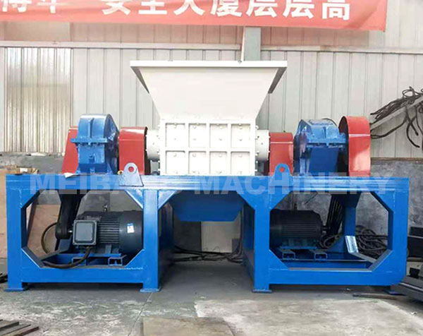 Double axis shredder