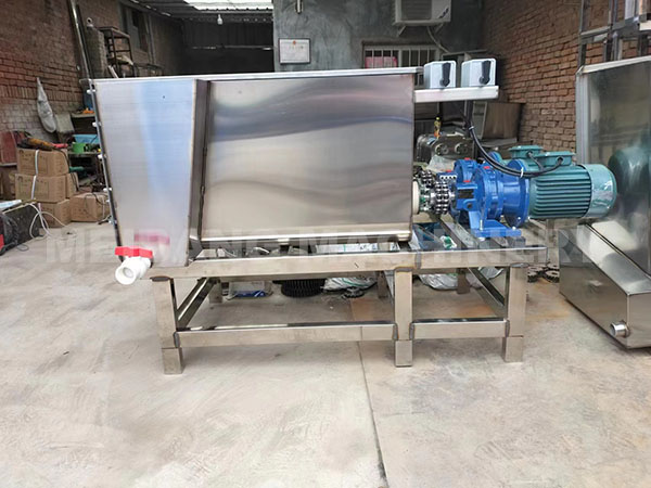 Facial washing and noodle integrated machine